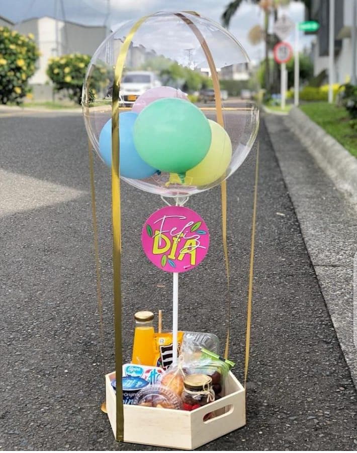 Desayuno Clásico Completo con Globo Burbuja