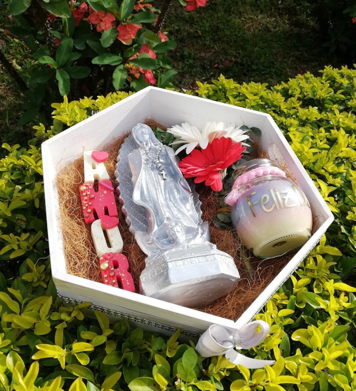 Virgen 22cm con Letras de Chocolate