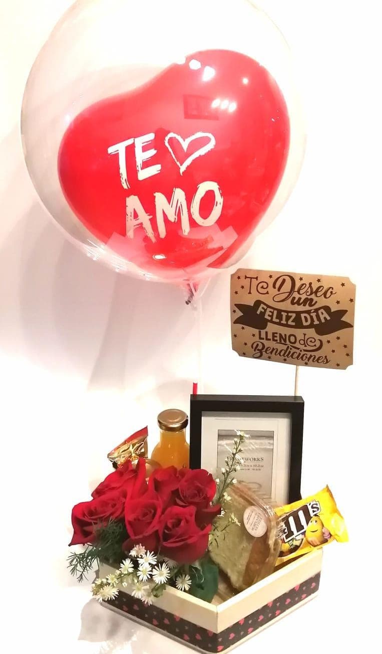 Desayuno 6 Rosas con Portarretrato