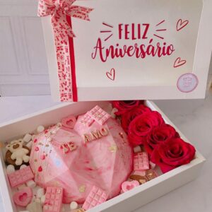 Corazón Piñata con Rosas