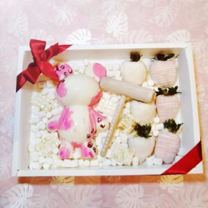 Oso Piñata con Fresas de Chocolate
