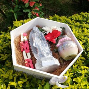 Virgen 22cm con Letras de Chocolate